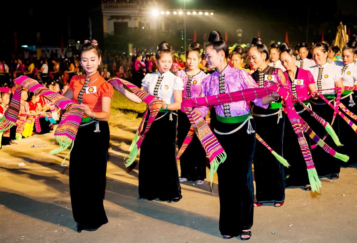 Xoe is a living symbol of community, culture, and joy, passed down through generations of the Thai ethnic group in Vietnam’s mountainous north 
